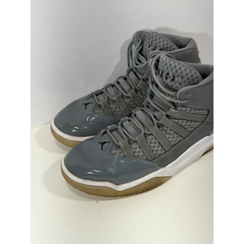 Jordan Max Aura Cool Grey White Gum Basketball Shoes AQ9084-012 Mens Size 12